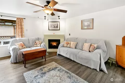 Living - 16728 26th Ave SE, Bothell, WA 98012 photo 1 of 2