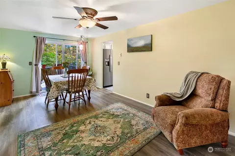 Dining - 16728 26th Ave SE, Bothell, WA 98012 photo 1 of 3