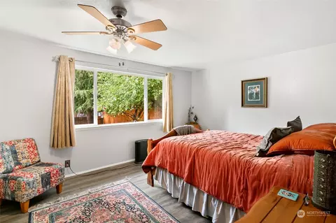 Bedroom - 16728 26th Ave SE, Bothell, WA 98012 photo 2 of 5