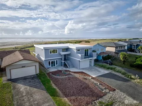 32715 G St, Ocean Park, WA 98640