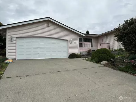 5204 Heather Dr, Anacortes, WA 98221