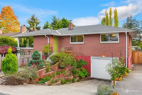 2155 N 161st Pl, Shoreline, WA 98133