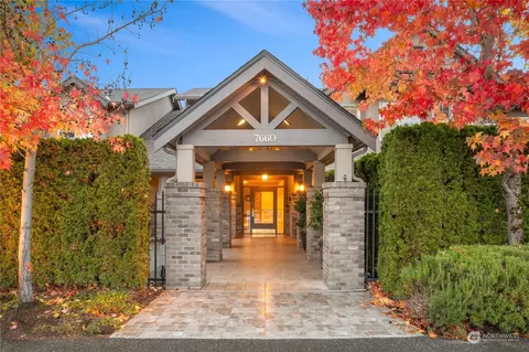 7660 N Mercer Way #102, Mercer Island, WA 98040