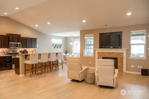 Living - 1369 Caprio Loop, Walla Walla, WA 99362 photo 2 of 3