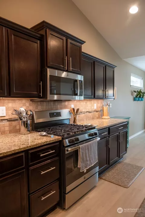 Kitchen - 1369 Caprio Loop, Walla Walla, WA 99362 photo 2 of 3