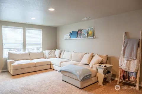 Living - 1369 Caprio Loop, Walla Walla, WA 99362 photo 3 of 3