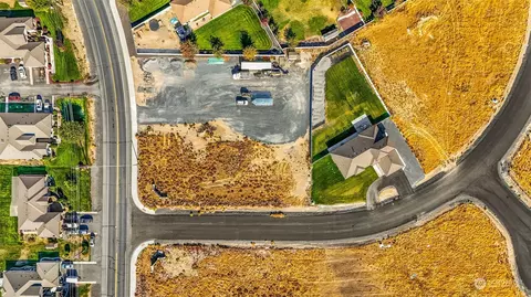 7828 NE Blackbird Loop, Moses Lake, WA 98837