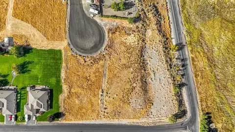 7955 NE Blue Jay Dr, Moses Lake, WA 98837
