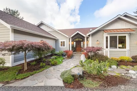 203 Carriage Dr, Sequim, WA 98382