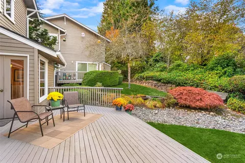 1212 100th Pl NE, Bellevue, WA 98004