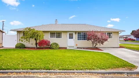 136 N 13th Ave, Othello, WA 99344