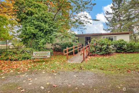 6105 284th St NW, Stanwood, WA 98292