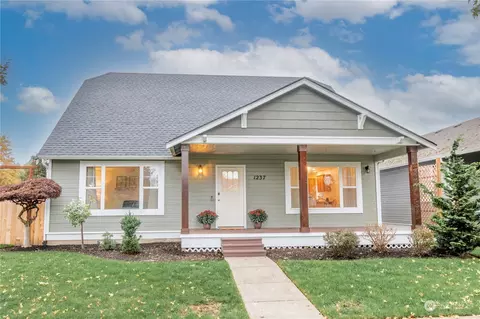 1237 Elm St, Lynden, WA 98264