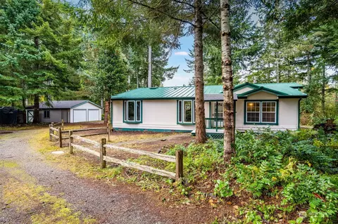 20016 30th St SW, Lakebay, WA 98349