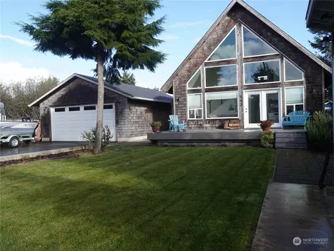 542 Ocean Shores Blvd SW, Ocean Shores, WA 98569