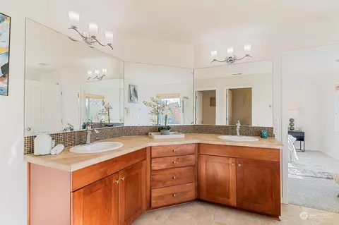Bath - 4120 183rd Pl SE, Bothell, WA 98012 photo 3 of 5