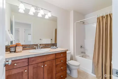 Bath - 4120 183rd Pl SE, Bothell, WA 98012 photo 5 of 5