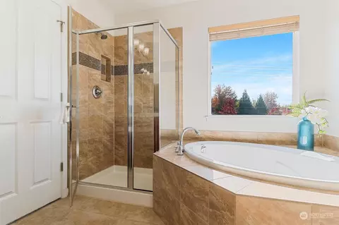 Bath - 4120 183rd Pl SE, Bothell, WA 98012 photo 4 of 5