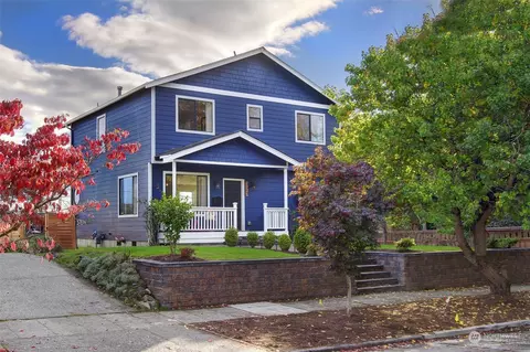 323 NE 76th St, Seattle, WA 98115