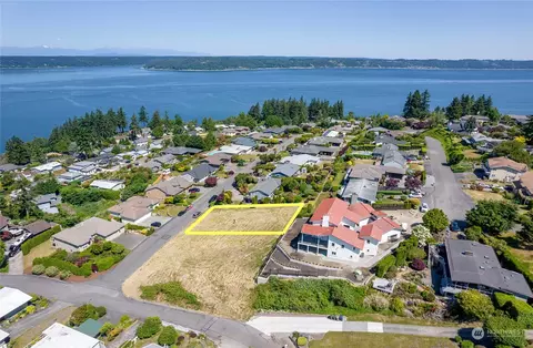 6007 Bayview Dr NE, Tacoma, WA 98422