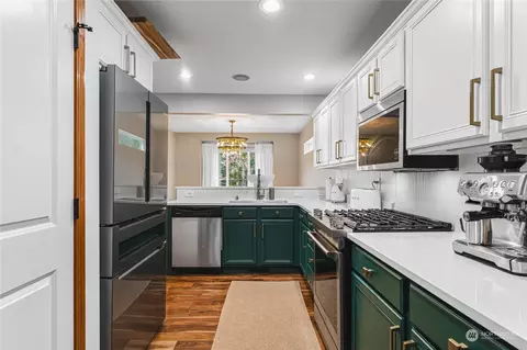 Kitchen - 9328 16th Dr W, Everett, WA 98204 photo 2 of 4