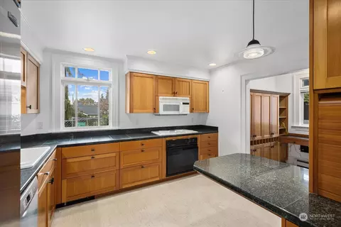 Kitchen - 2014 E Aloha St, Seattle, WA 98112 photo 2 of 4
