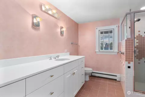 Bath - 2014 E Aloha St, Seattle, WA 98112 photo 1 of 3