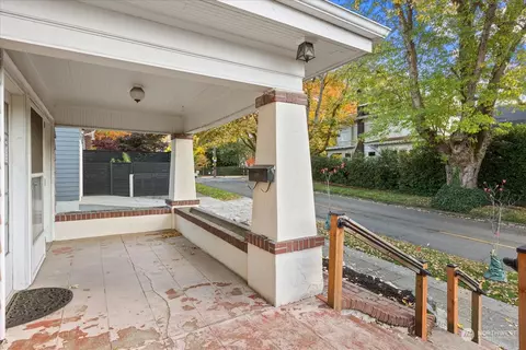Exterior - 2014 E Aloha St, Seattle, WA 98112 photo 4 of 11