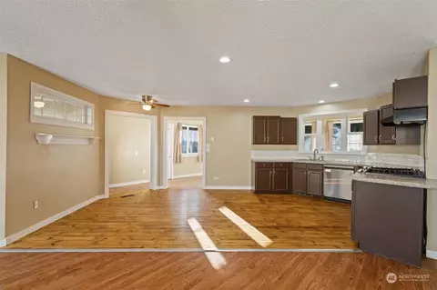 910 SW Mayer Ave, Winlock, WA 98596 photo 11