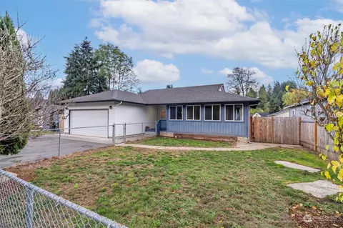 910 SW Mayer Ave, Winlock, WA 98596
