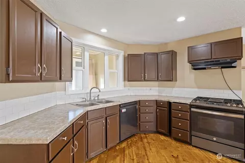 910 SW Mayer Ave, Winlock, WA 98596 photo 9
