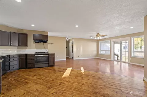 910 SW Mayer Ave, Winlock, WA 98596 photo 8