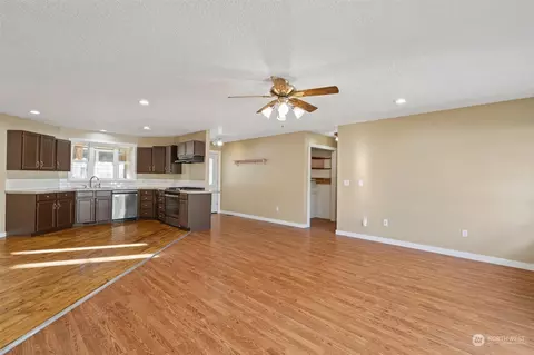 910 SW Mayer Ave, Winlock, WA 98596 photo 6