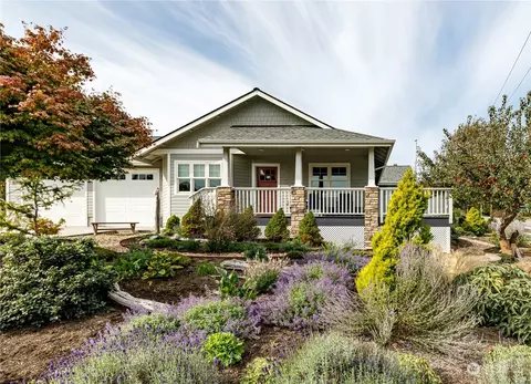 804 NE Gould St, Coupeville, WA 98239
