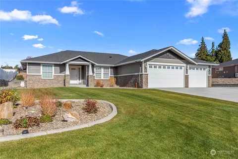 668 S Newton Ave, East Wenatchee, WA 98802