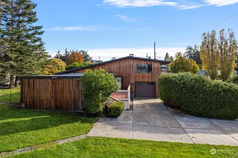 1700 Phillip St, Oak Harbor, WA 98277
