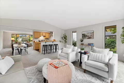 Living - 5138 Seahurst Ave, Everett, WA 98203 photo 7 of 11