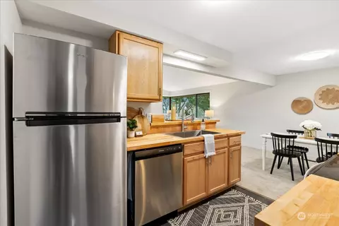 Kitchen - 5138 Seahurst Ave, Everett, WA 98203 photo 4 of 7