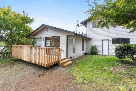 Exterior - 5138 Seahurst Ave, Everett, WA 98203 photo 4 of 5