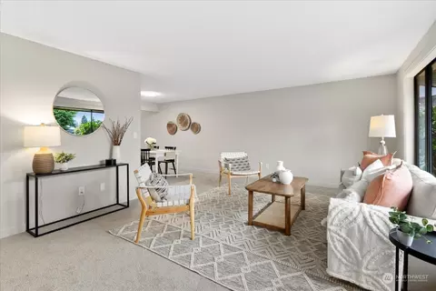 Living - 5138 Seahurst Ave, Everett, WA 98203 photo 2 of 11