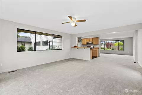 Living - 5138 Seahurst Ave, Everett, WA 98203 photo 11 of 11