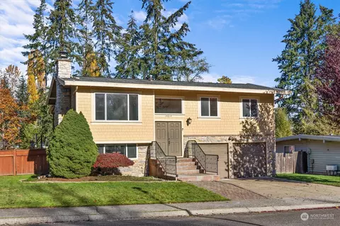 14214 NE 73rd St, Redmond, WA 98052