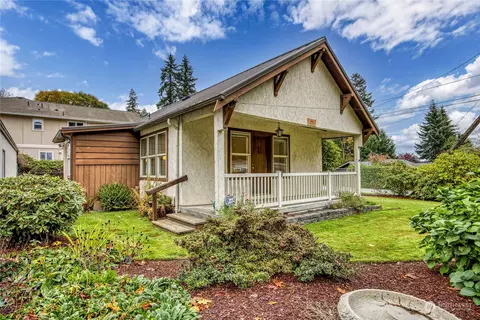 6954 NE Center St, Suquamish, WA 98392