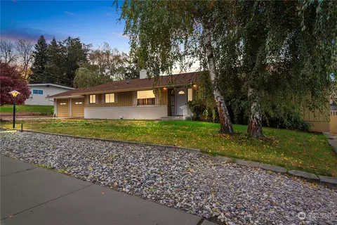 515 15th St, East Wenatchee, WA 98802