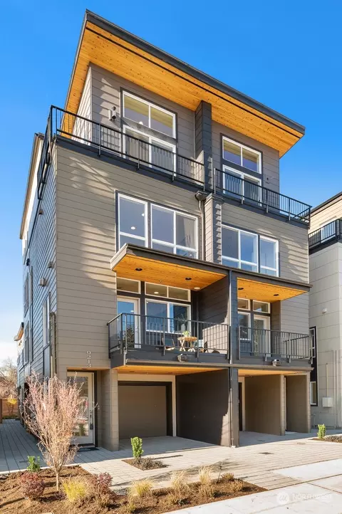 9219 Densmore Ave N, Seattle, WA 98103
