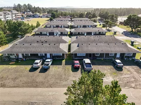 1502 Shoreview Dr N, Long Beach, WA 98631