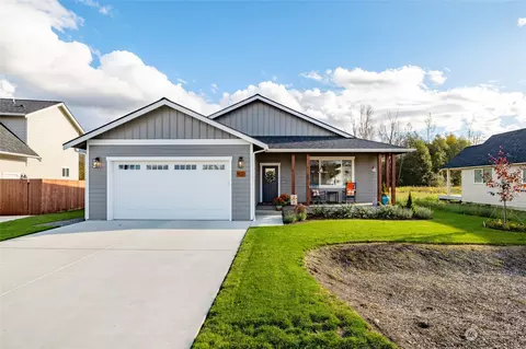 302 Daybreak Ln, Nooksack, WA 98276