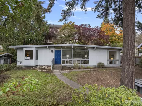 15279 Densmore Ave N, Shoreline, WA 98133