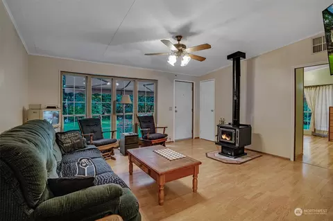 1607 E 286th St, Roy, WA 98580 photo 9
