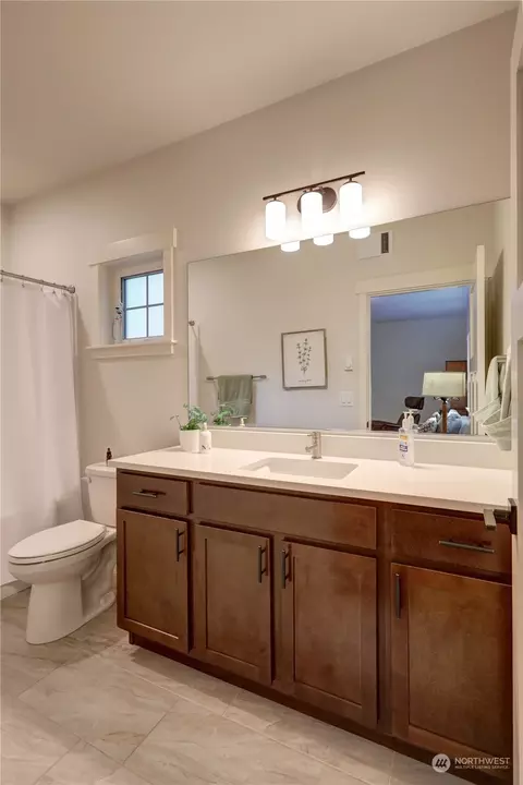 Bath - 791 E Vine Maple Ln, Union, WA 98592 photo 4 of 4